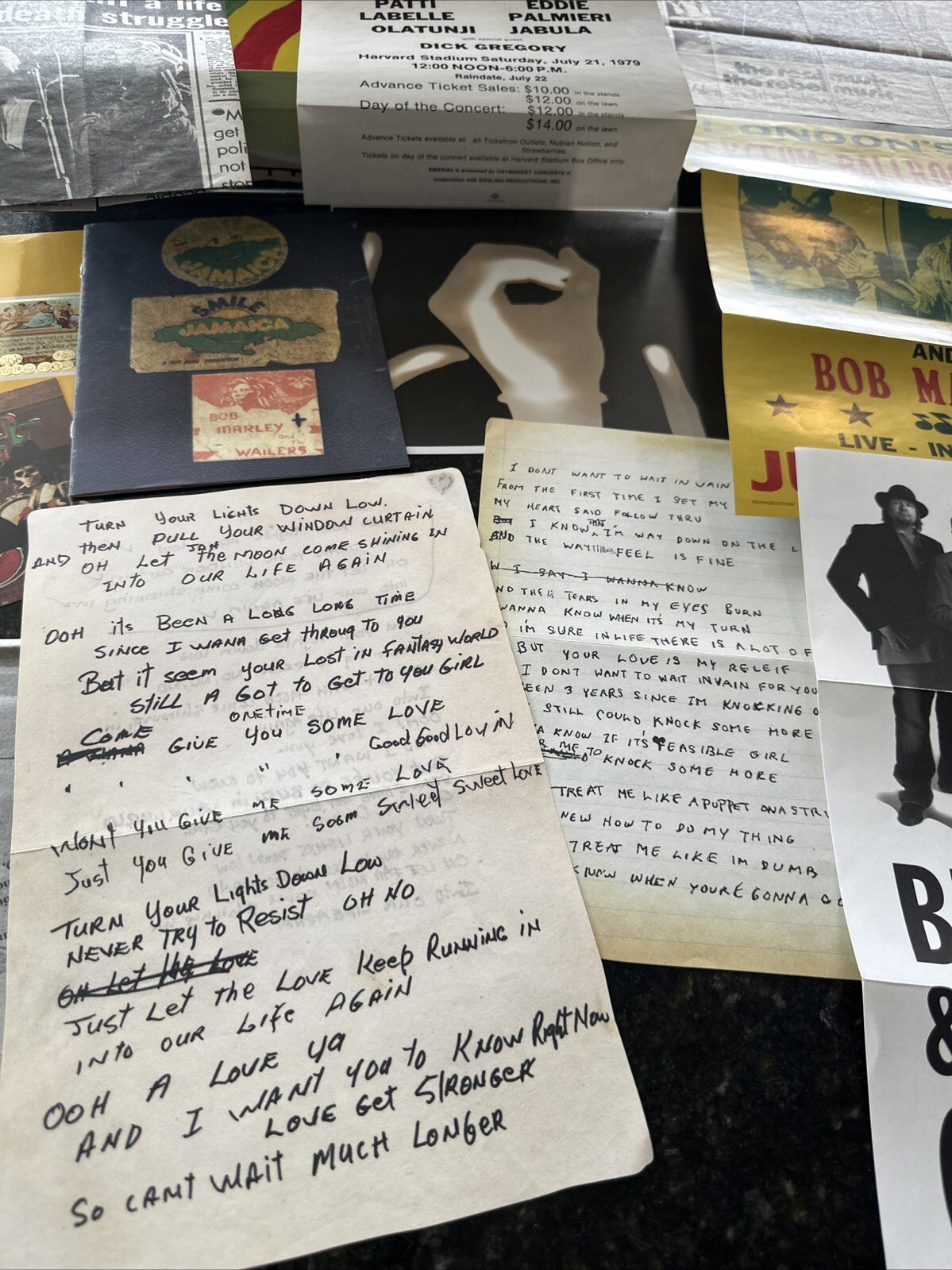 Bob Marley Reproduction Clippings, Notes & Other Clippings In Zen Tin