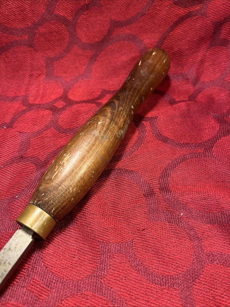 Antique Wood Carving Gouges Chisels Tools Farmhouse Barn. -- 9359