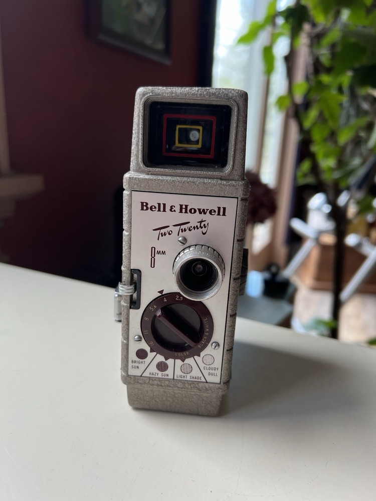 Bell & Howell Two Twenty 8MM Movie Camera Untested
