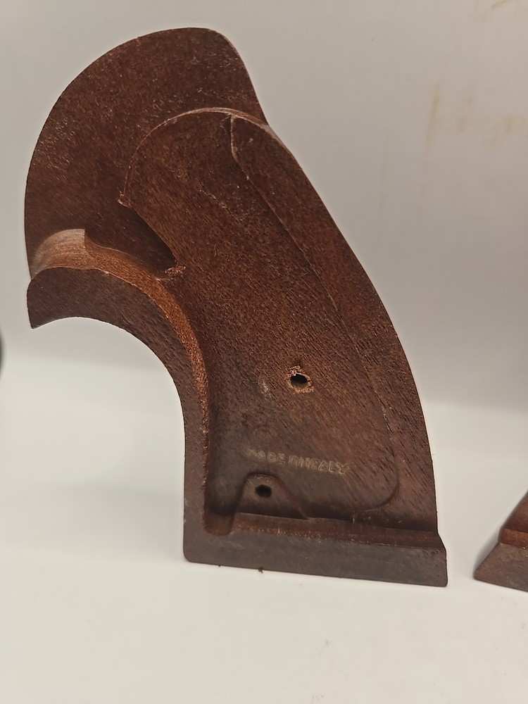 Sile Colt Python Checkered Walnut Thumbrest LG Target Grips. SIL70TR. EXCELLENT.