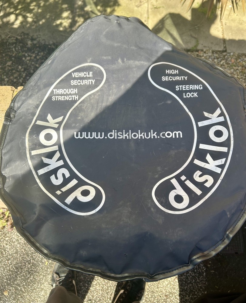 Disklok Steering Wheel Lock - Large - with 2 x keys and Storage Case