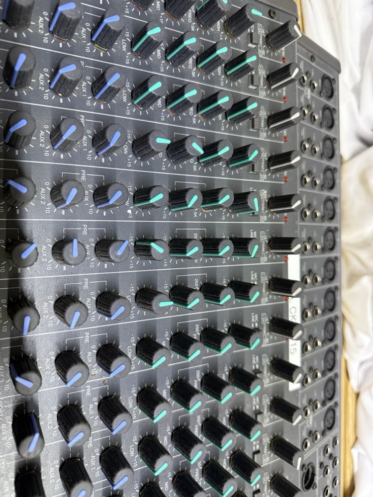 Inter-M CMX-1242 professional mixing console