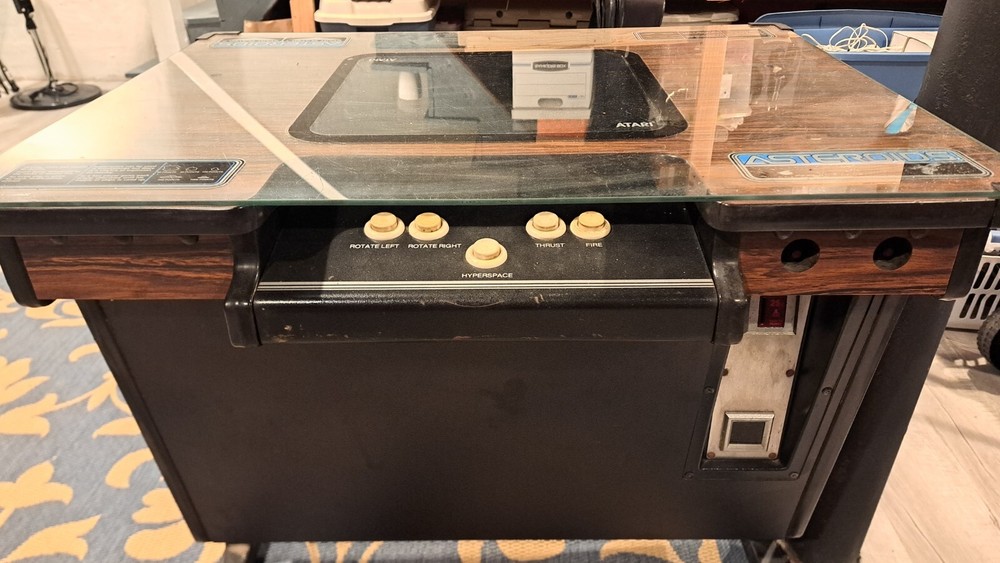 ASTEROIDS ARCADE COCKTAIL MACHINE by ATARI 1979