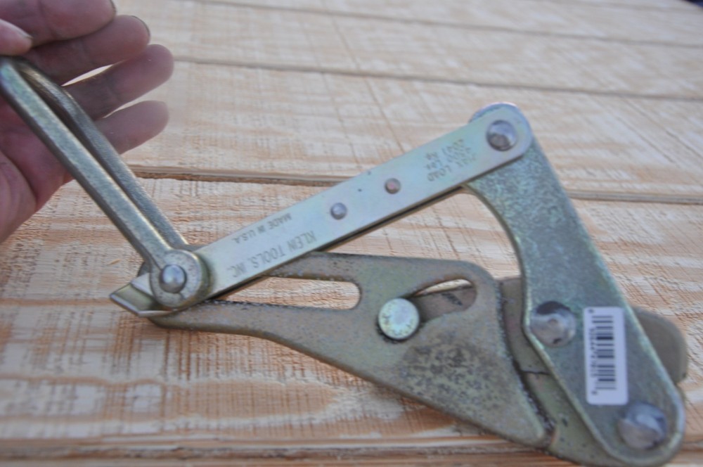 Klein Tools 1656-30 Grip Latch 4500lbs Cable Puller .12-.37