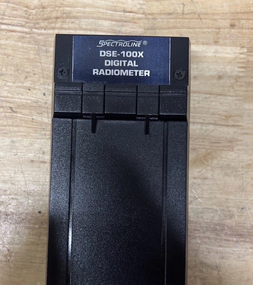 Spectroline DSE-100x Digital Radiometer