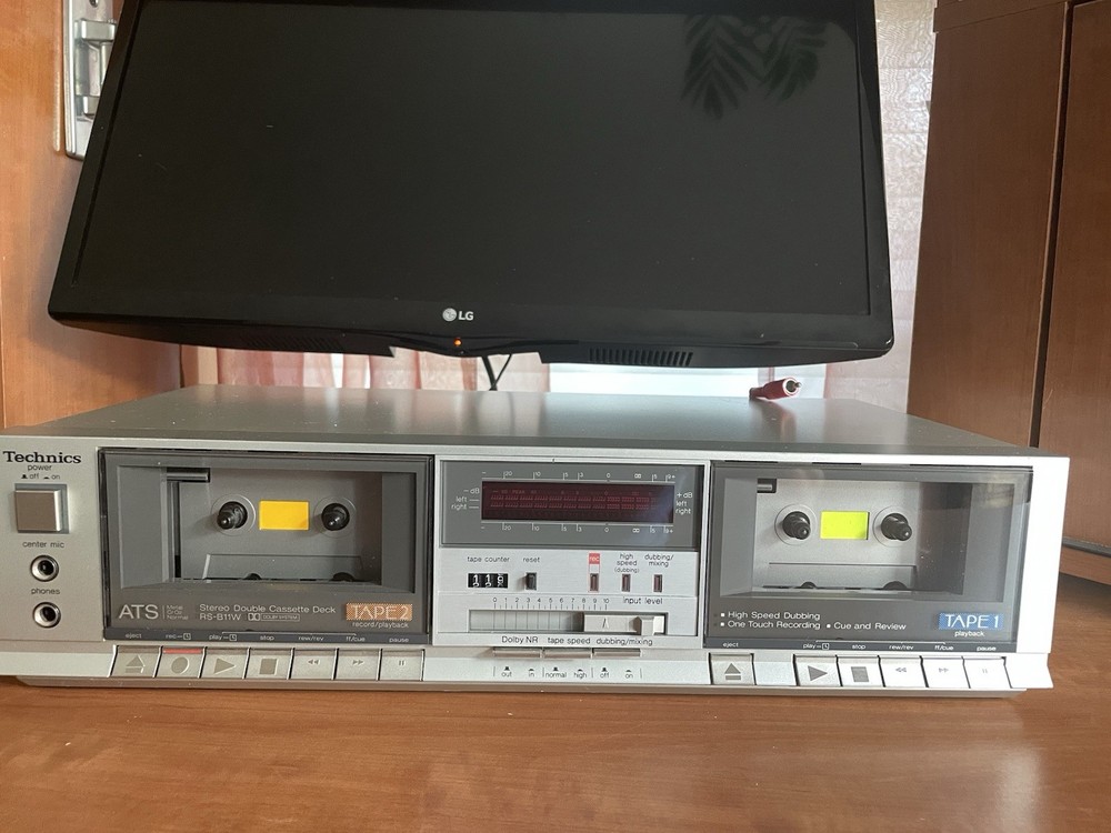 Vintage Technics RS-B11 Stereo Dual Cassette Deck Powers Up