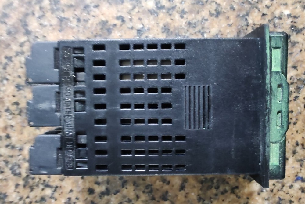 OMRON E5CN-RMT-500 TEMPERATURE CONTROLLER