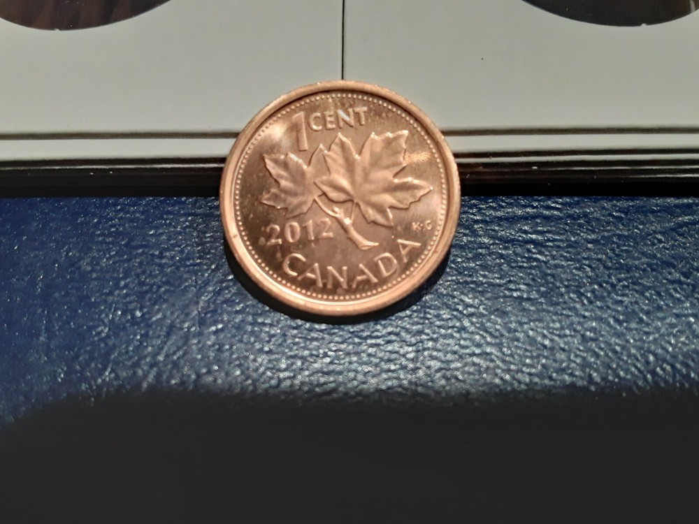 2012 CANADIAN SMALL CENT NONE MAGNETIC RED BU.