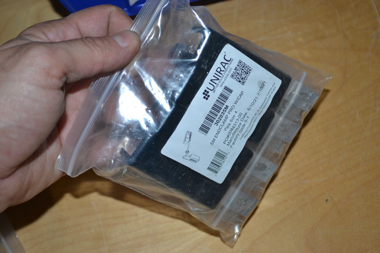 Unirac 302035M Pro Series Small End Clamp with End Cap - 1 pack of 4 pcs ~ N