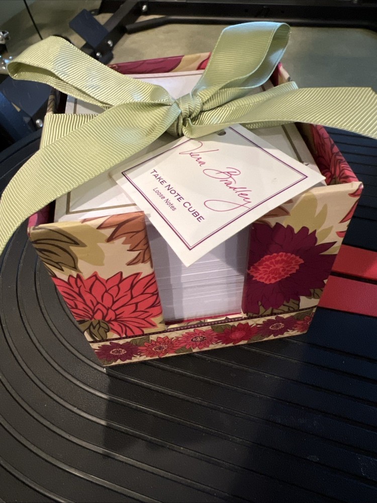 NWT Vera Bradley Take Note Cube~Hello Dahlia