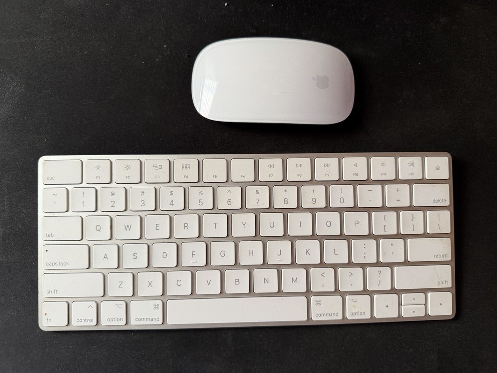 Apple Wireless White Magic Keyboard & Magic Mouse Bundle English QWERTY