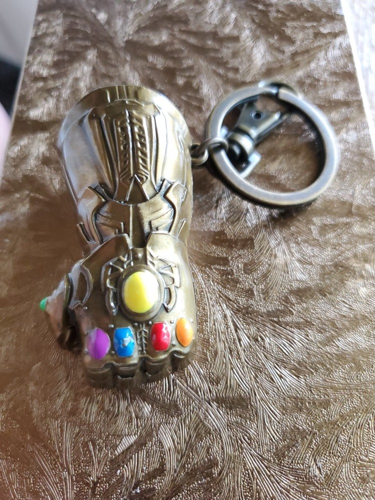 Marvel Comics Avengers Infinity Gauntlet Gold Colored Pewter Keyring Key Chain