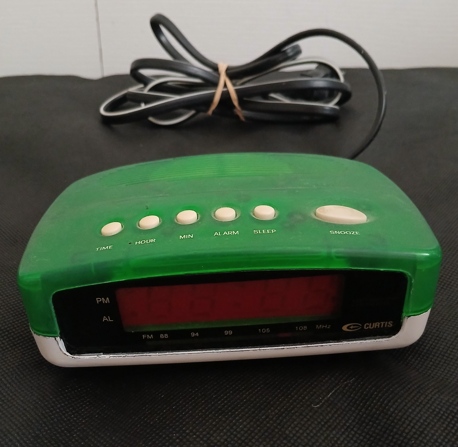 Vintage 2000 Curtis Clear Green LED AM/FM  Alarm Clock