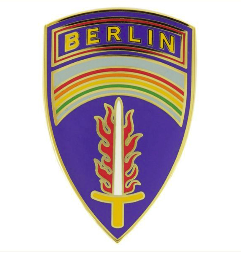 Vanguard ARMY COMBAT SERVICE IDENTIFICATION BADGE (CSIB): US ARMY BERLIN COMMAND
