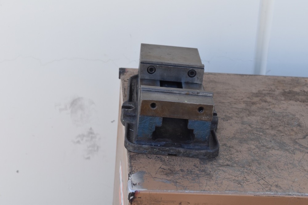 Milling machine Vise 6"