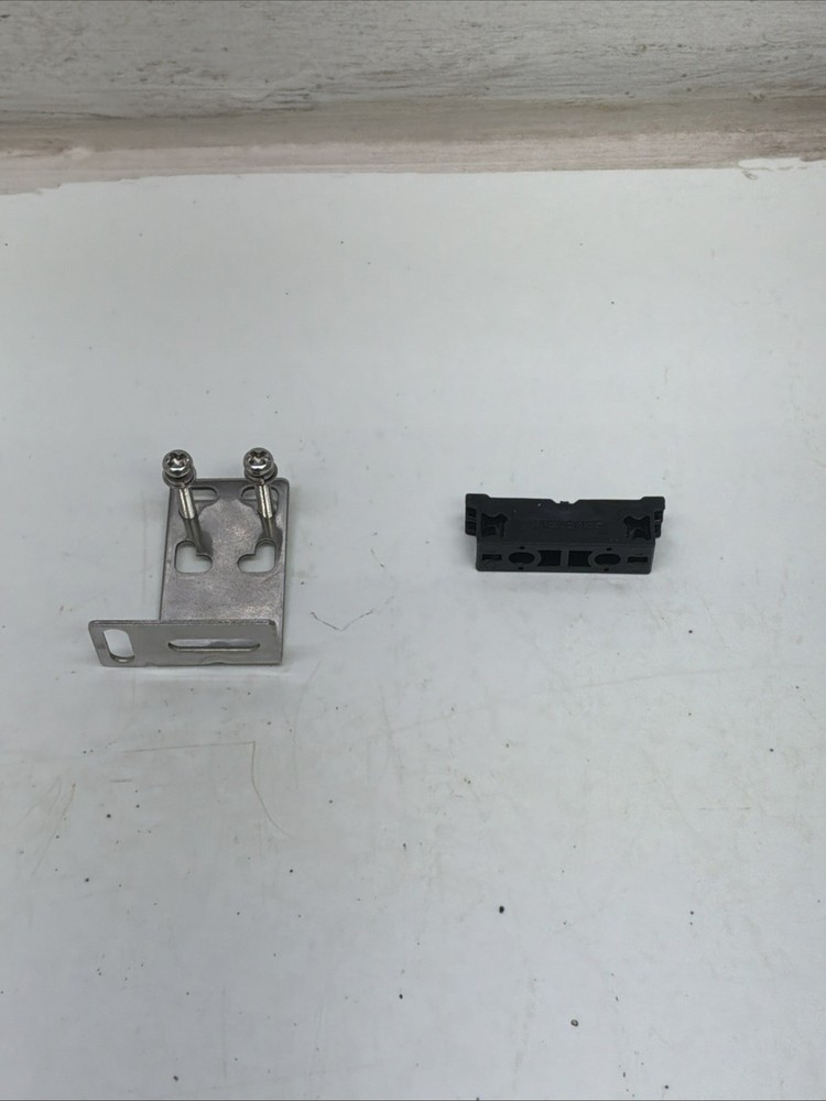 Keyence FS-V31 Digital Fiber Optic Sensor Amplifier NIB