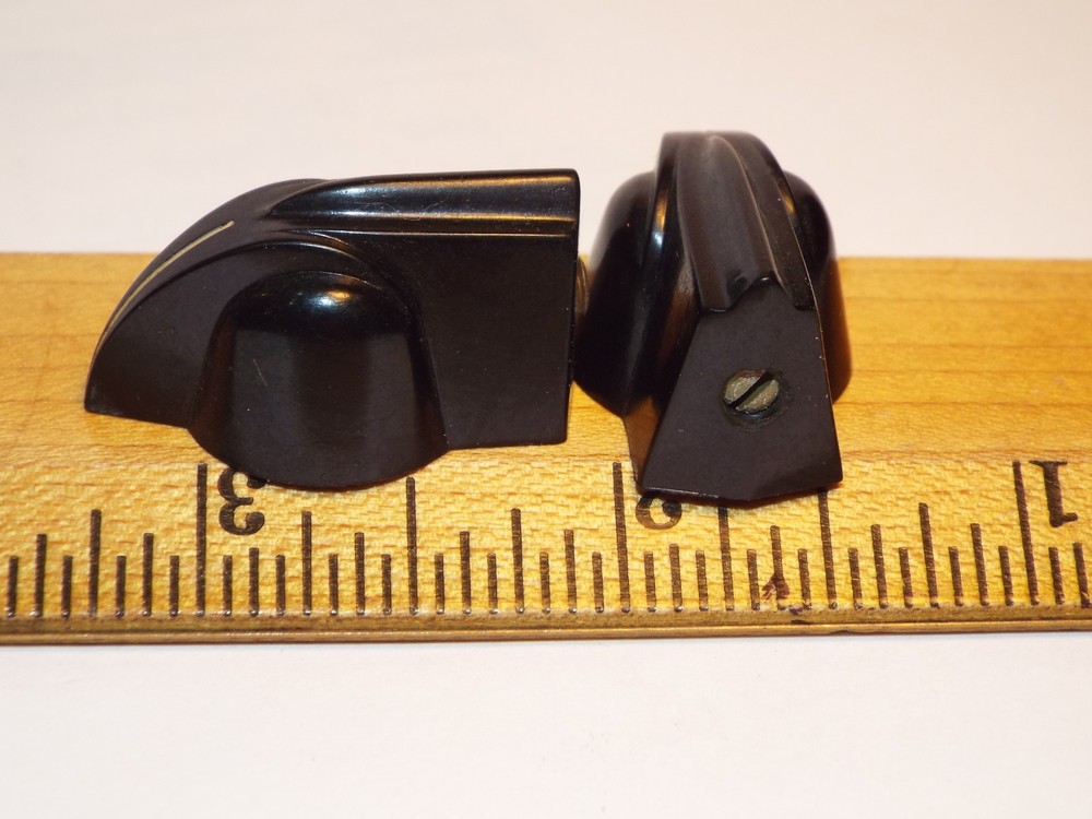 2 80's Chicken Head Pointer Knob Set Screw 1/4" Black Bakelite Daka-Ware Chicago