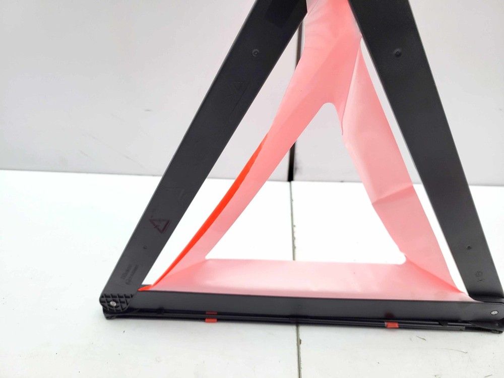EMERGENCY WARNING HAZARD TRIANGLE 8K0860251 AUDI A3 8V 2015