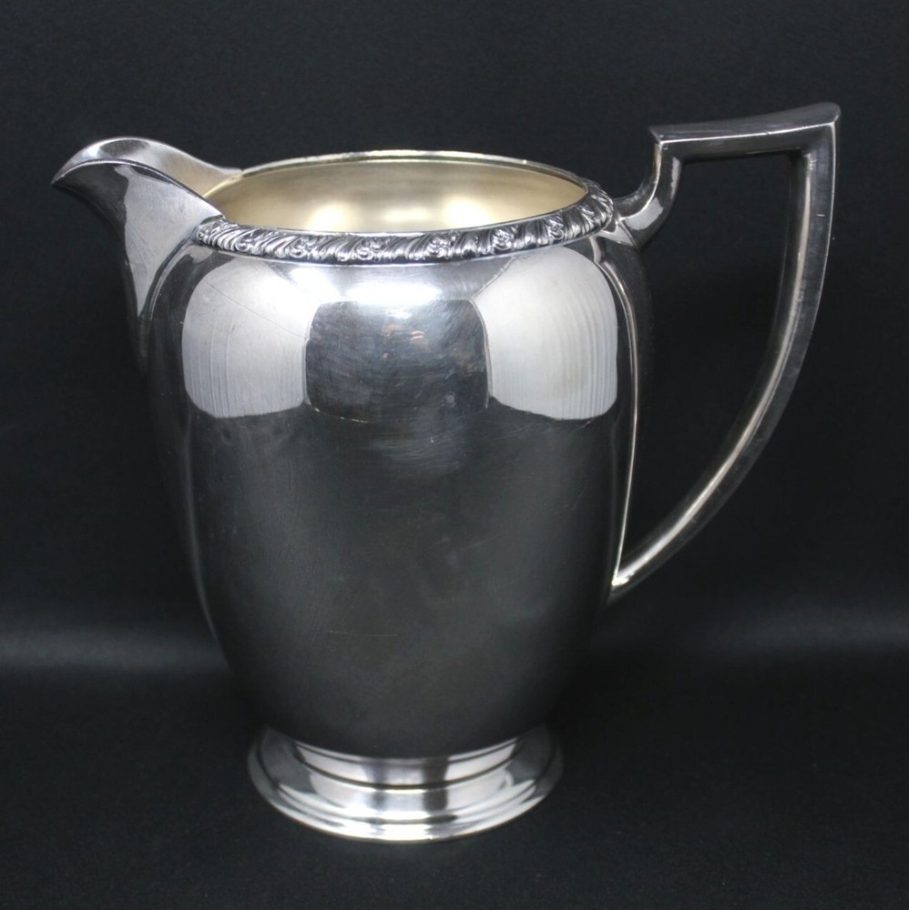 VINTAGE WM A ROGERS BERWICK #7997 SILVERPLATED WATER PITCHER