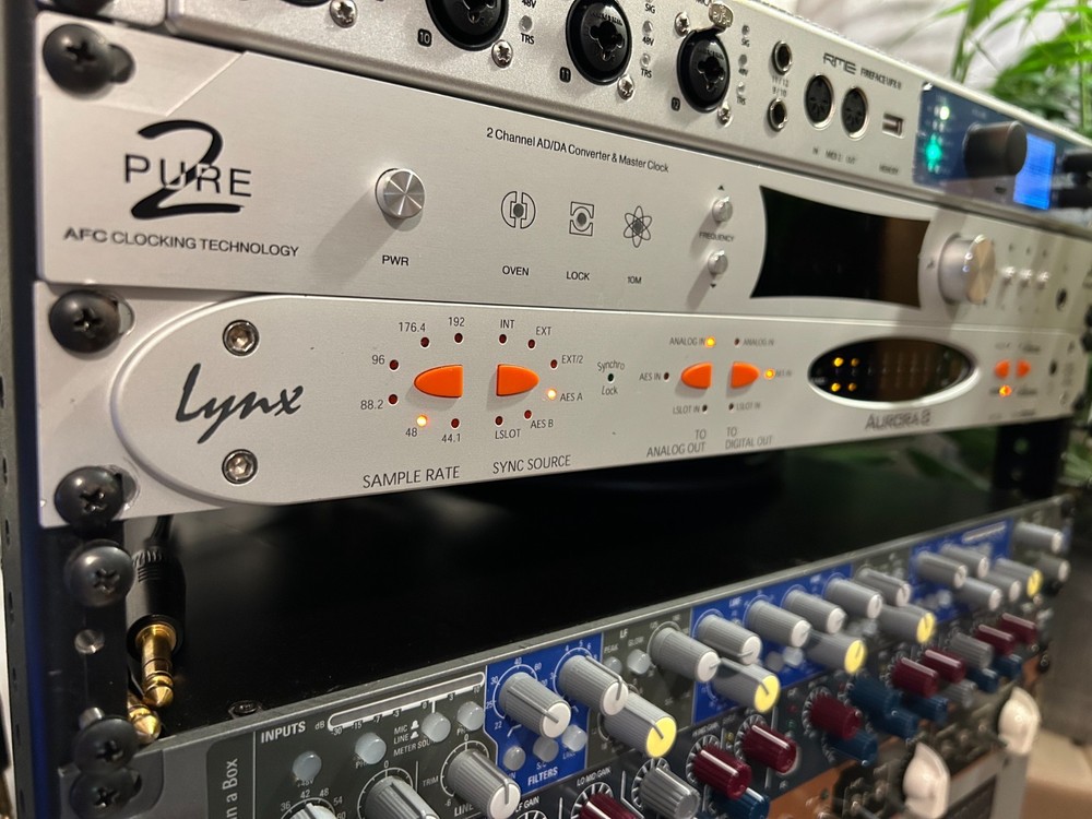 Lynx Aurora 8 AD/DA Converter/Audio Interface With AES16e PCI-e Card and Cable