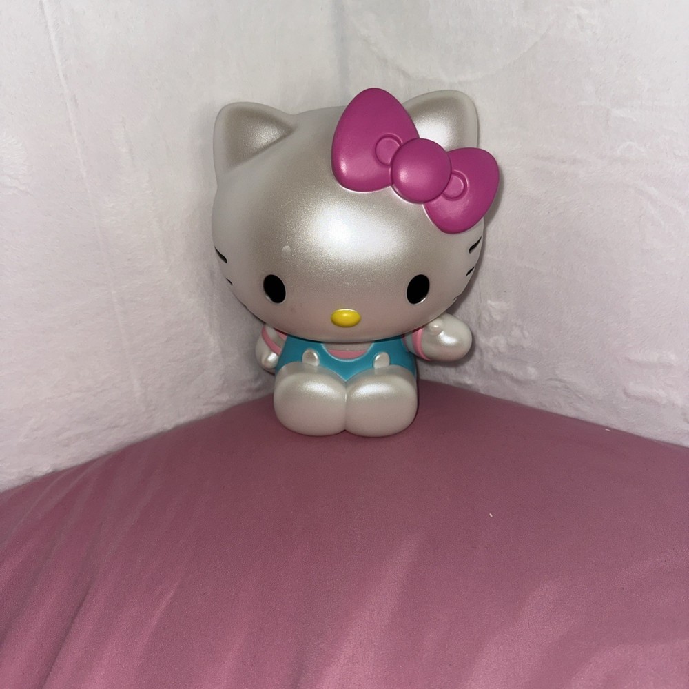 Hello Kitty - Hello Kitty Figural Bank