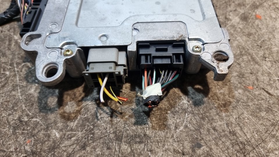 Jaguar S-Type Engine Control Unit ECU & Front Electric Module 1999 XR8A12A650NBA