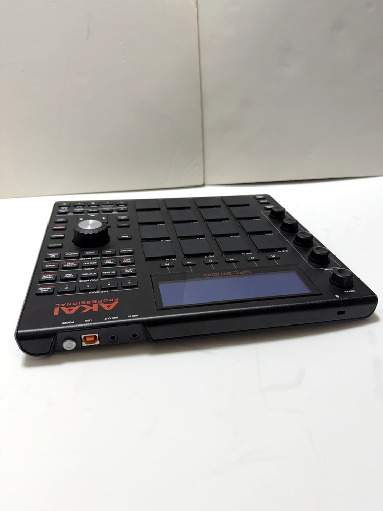 Akai Professional MPC STUDIO Black Midi Controller Interface