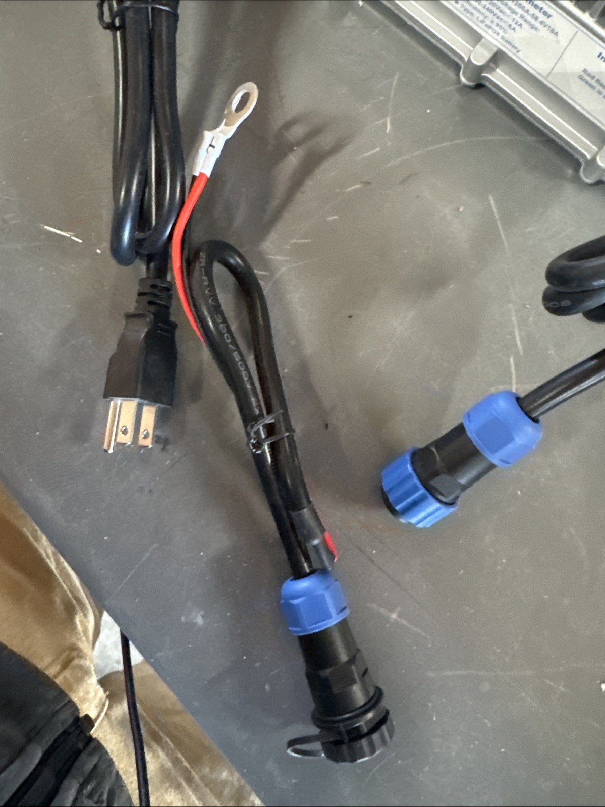 58.4V 18A AC-DC Waterproof Charger for 48V Golf Cart LiFePO4 Battery Broken Foot