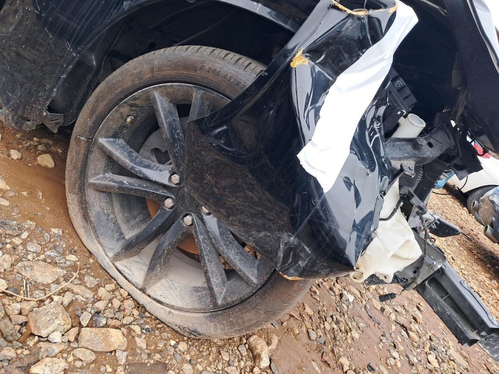 CHALLENGE 2016 Glove Box 4884216