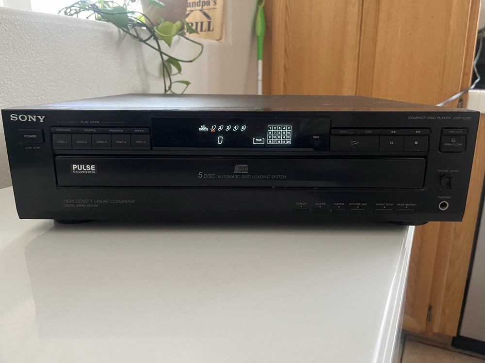 Sony CDP-C225 5 Compact Disc CD Player Automatic Loading System Linear READ..!