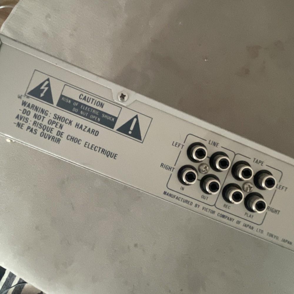 JVC SEA-33 Graphic Equalizer Lights Up Untested