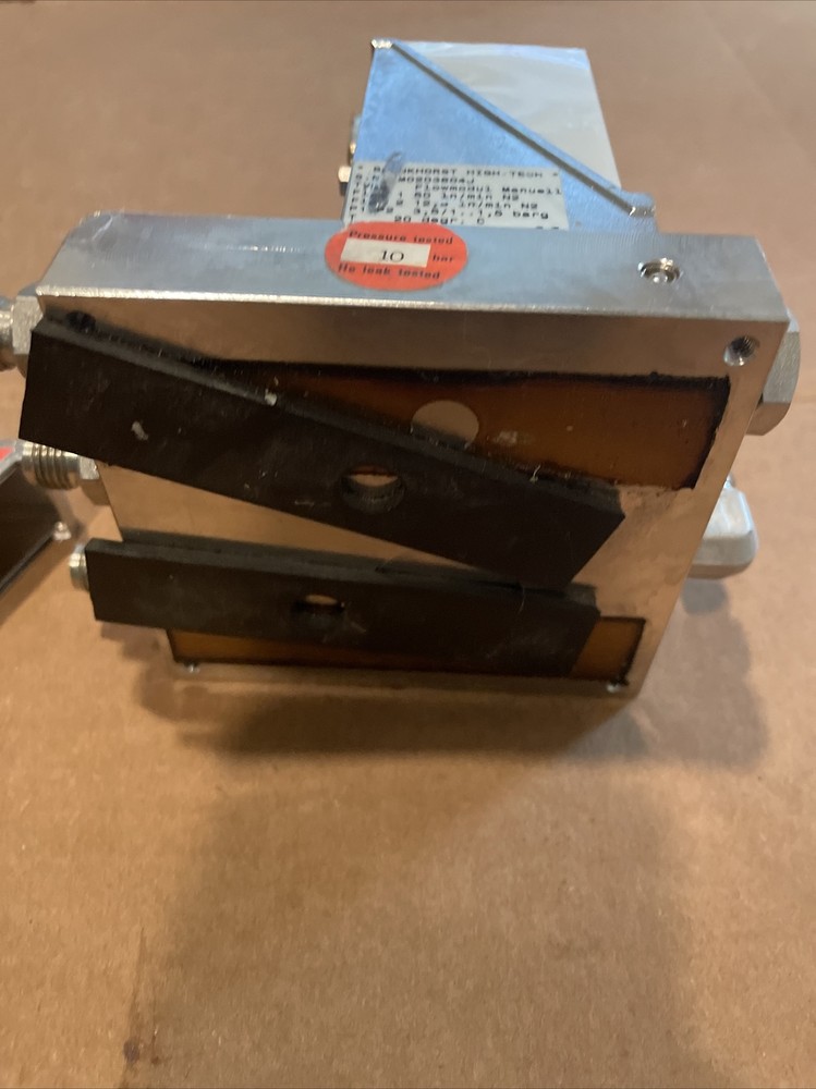 BRONKHORST MASS FLOW METER/CONTROLLER N2 50LN/MIN A15