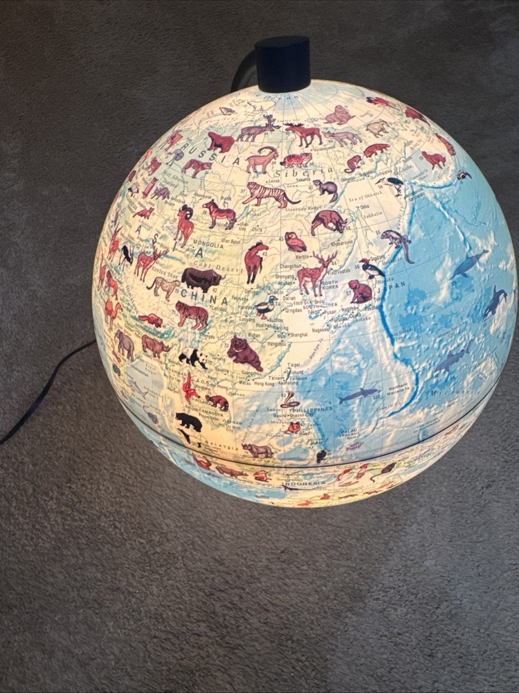 Stellanova Illuminated Globe wildlife