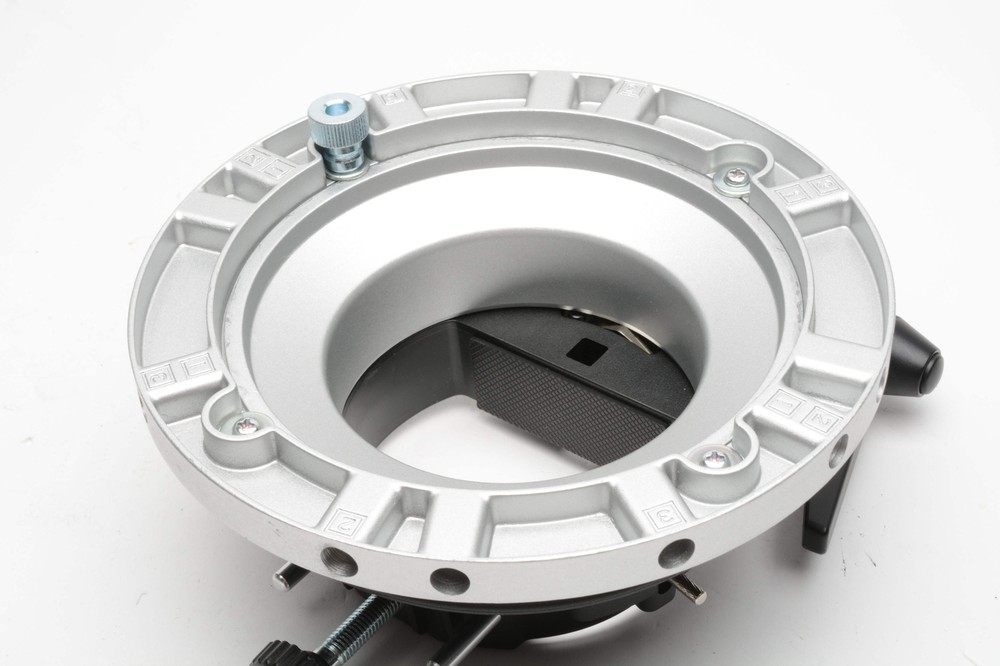 Godox Quick-Mount Bracket for Bowens Mount, flashes to soft boxes