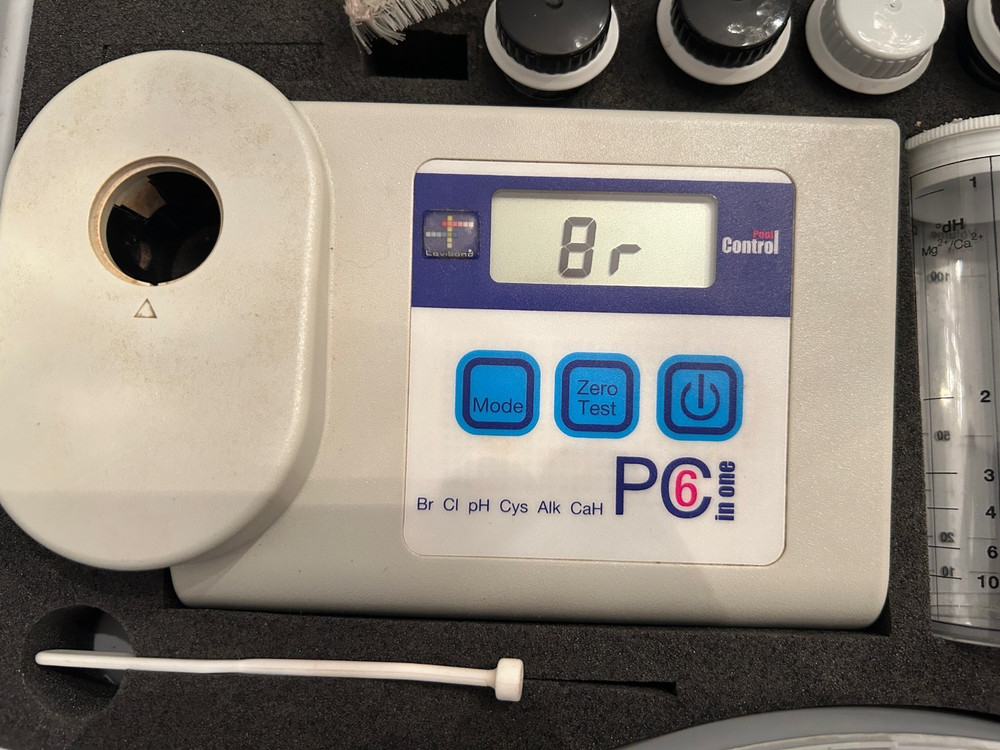 Lovibond Digital Photometer 6-1 for Pool Testing