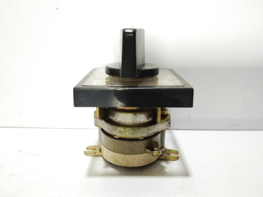 SIEMENS 5TK1 111 - 2 POLE SELECTOR SWITCH