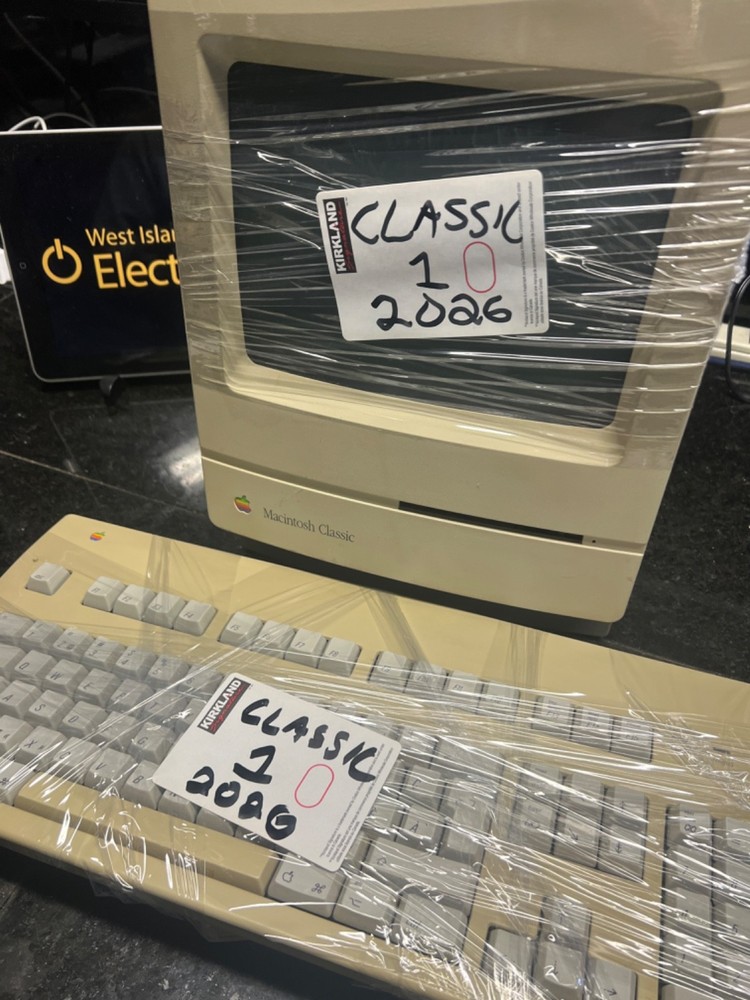 Macintosh Classic / keyboard mouse/ working!
