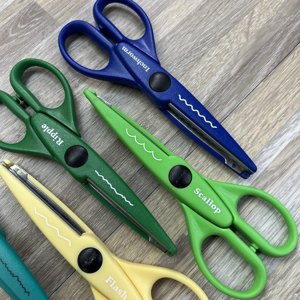 13 Decorative Edge Scrapbook Scissors - M175