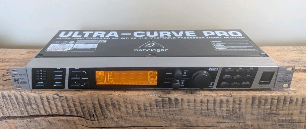 Behringer DEQ2496 ULTRA-CURVE PRO Rack-Mountable Digital Mastering Processor  EQ