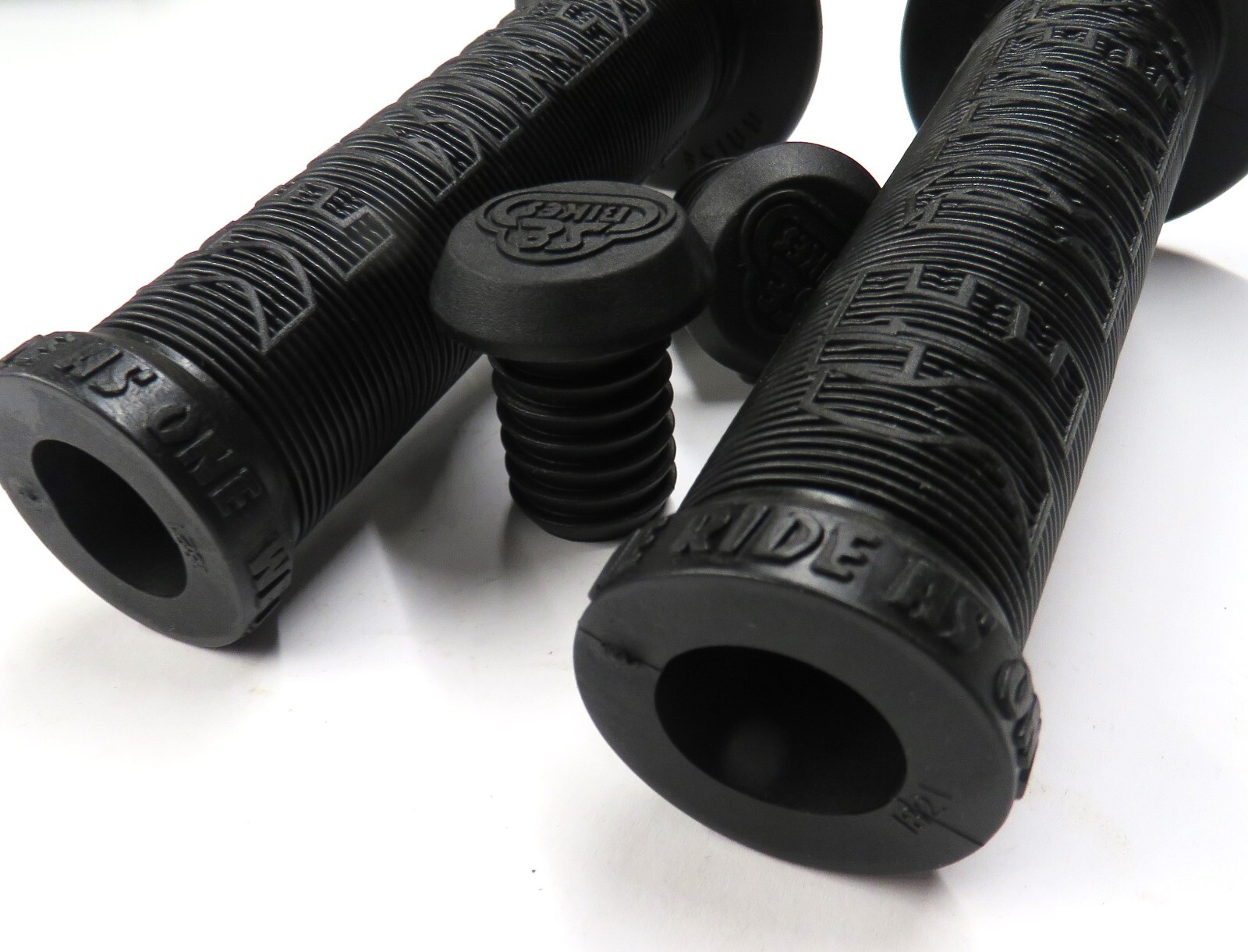 SE RACING Bikes Wing 135mm Black Flanged Grips
