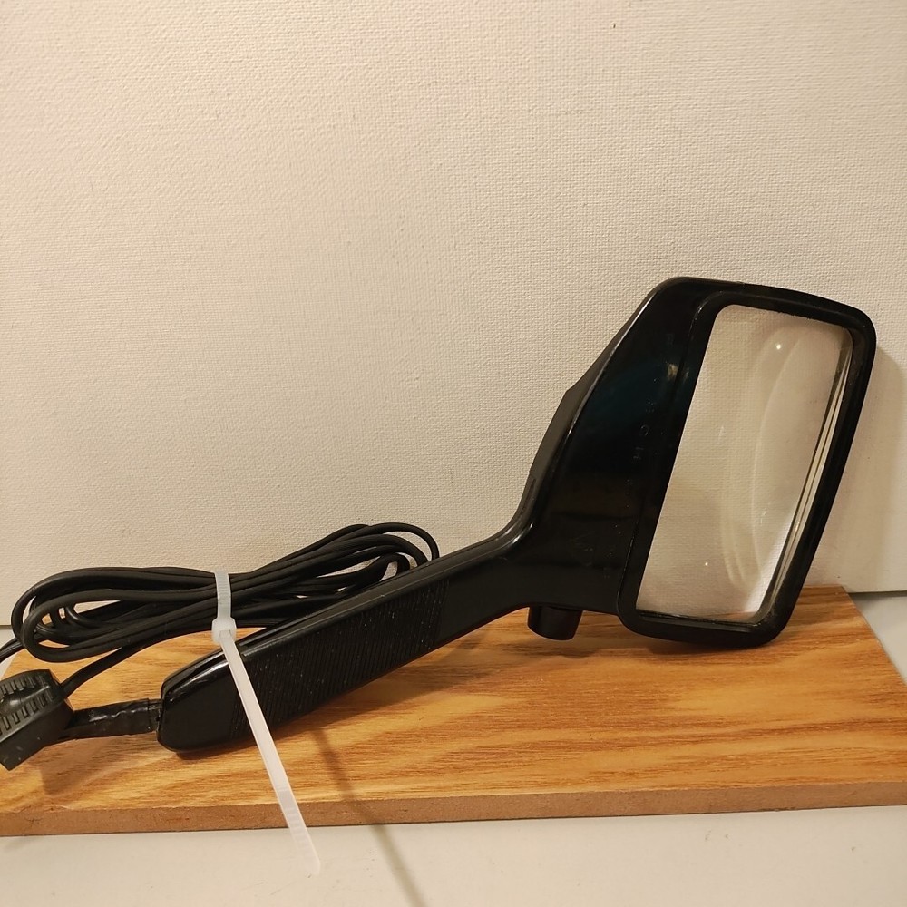 BAUSCH & LOMB Optical Lighted Magnifier Glass Rectangular Reader Hand Held