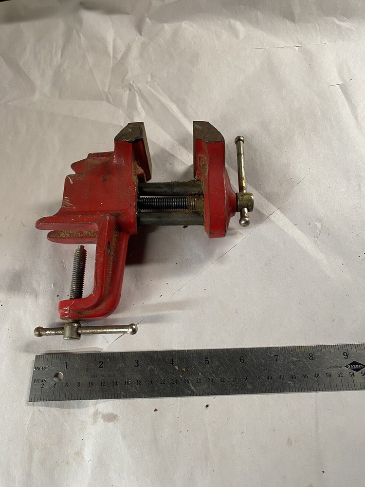 Vintage 2 1/2" Bench Vise