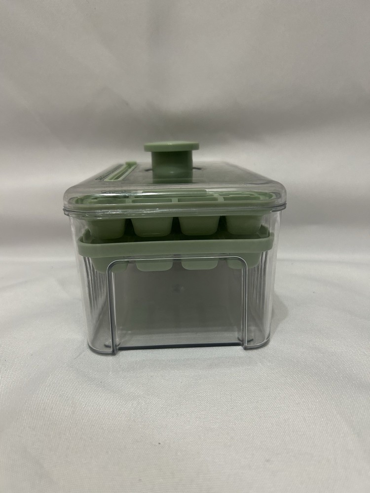 press-design ice cube tray box set with a lid