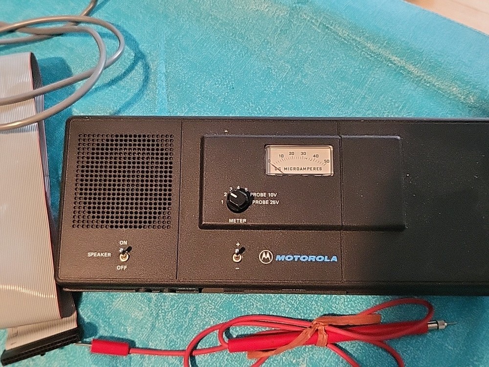 Motorola DC Amperes. Comes with Meter & Control Cables & 1 Probe. Untested