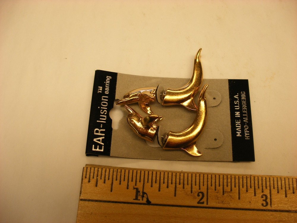 Vintage Ear-Lusion Dolphin Pierced Earrings #B84