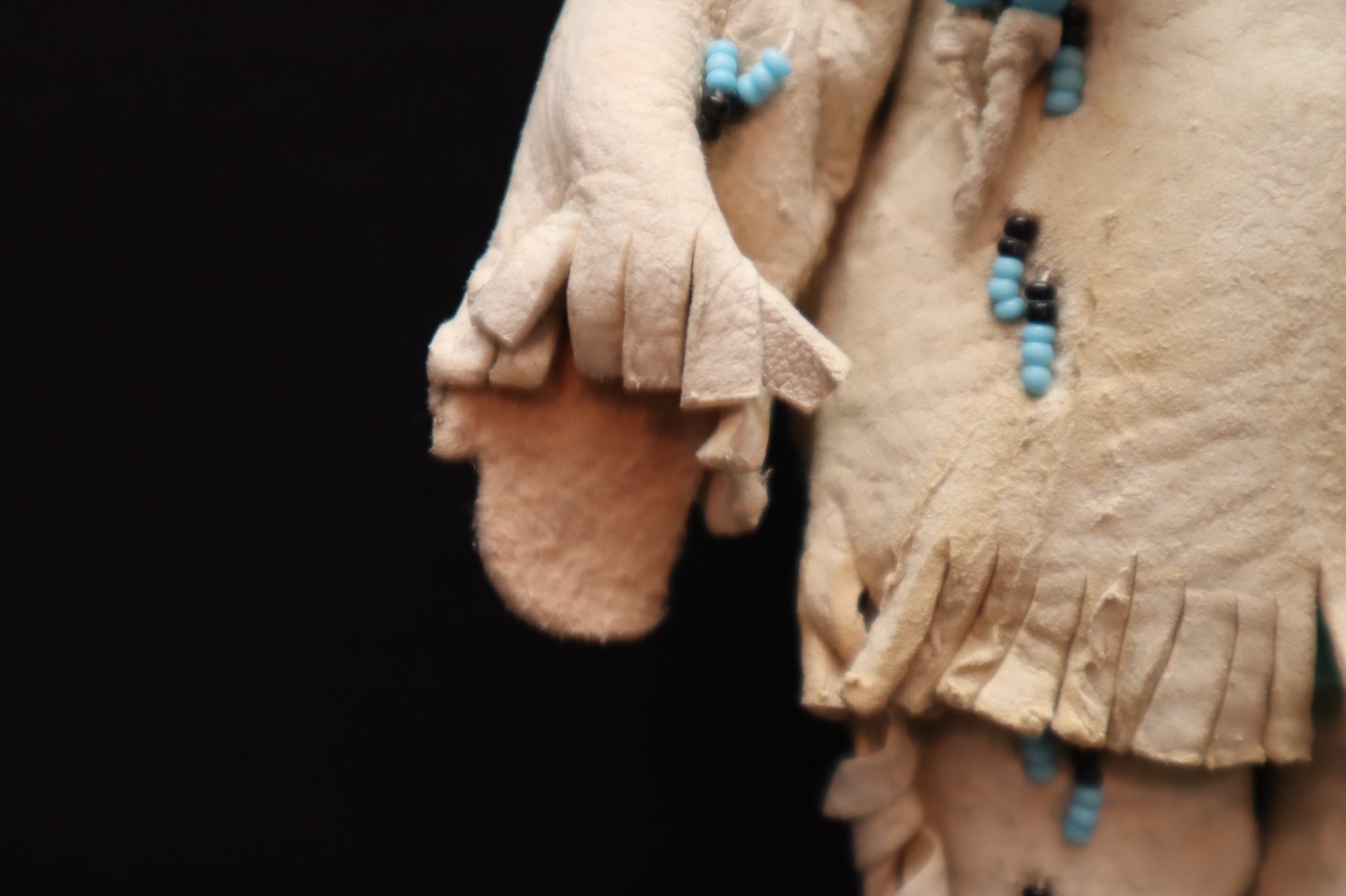 Antique NATIVE AMERICAN SIOUX Indian Beaded Apple head Leather Hide Doll 7" Tall