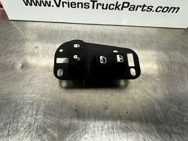 PETERBILT SWITCH-DOOR RH