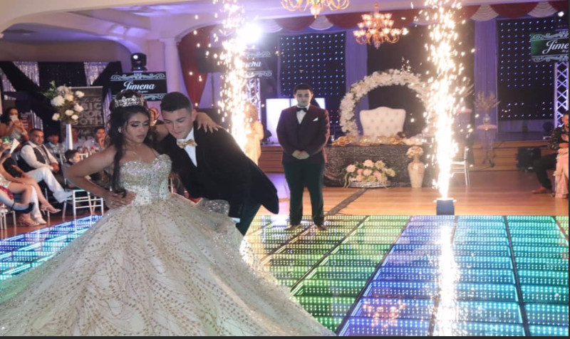 Dance Floor MAGNETIC 3D INFINITY 4ft x2 ft - 2 panels