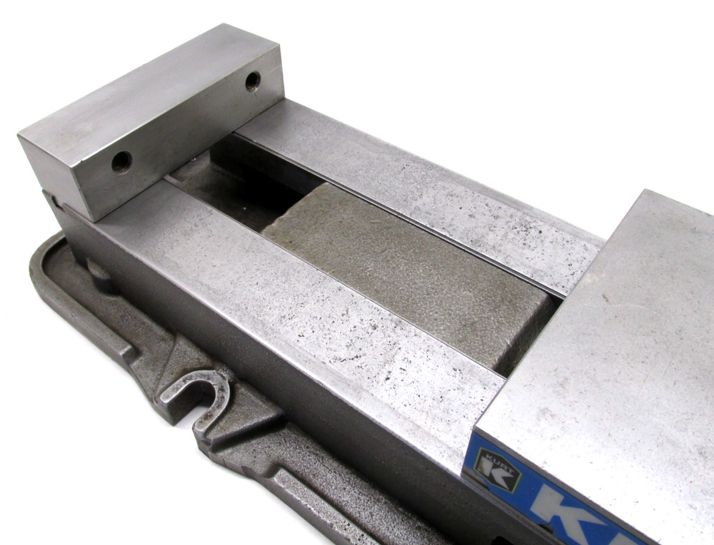 KURT ANGLOCK 6" MILLING MACHINE VISE w/ HANDLE - #D675
