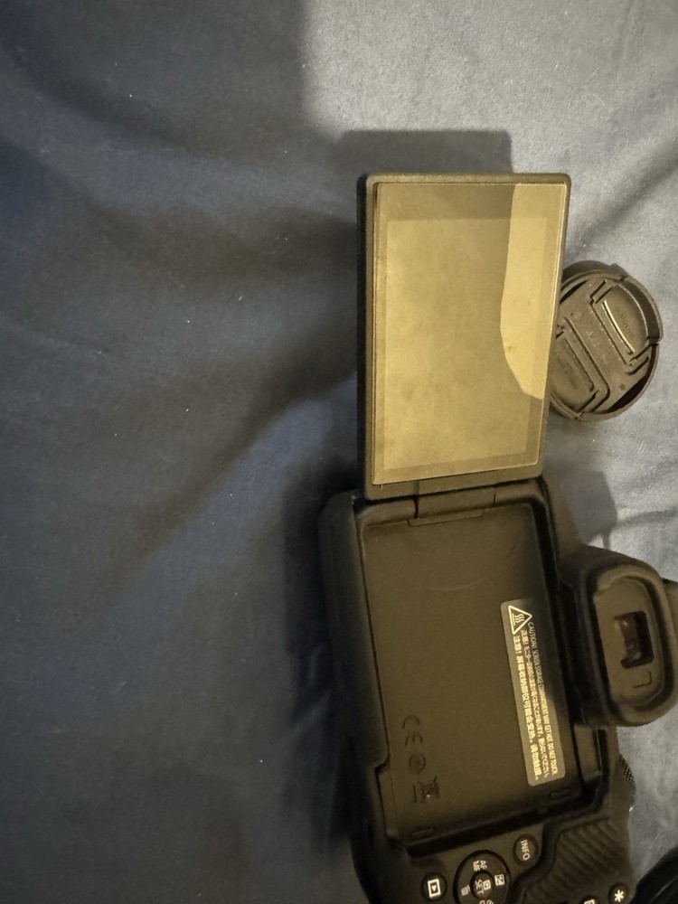 Canon EOS R50 Bundle